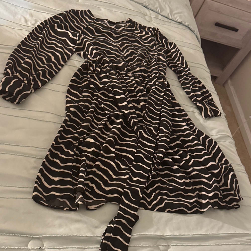 Who What Wear Black and Cream Dress